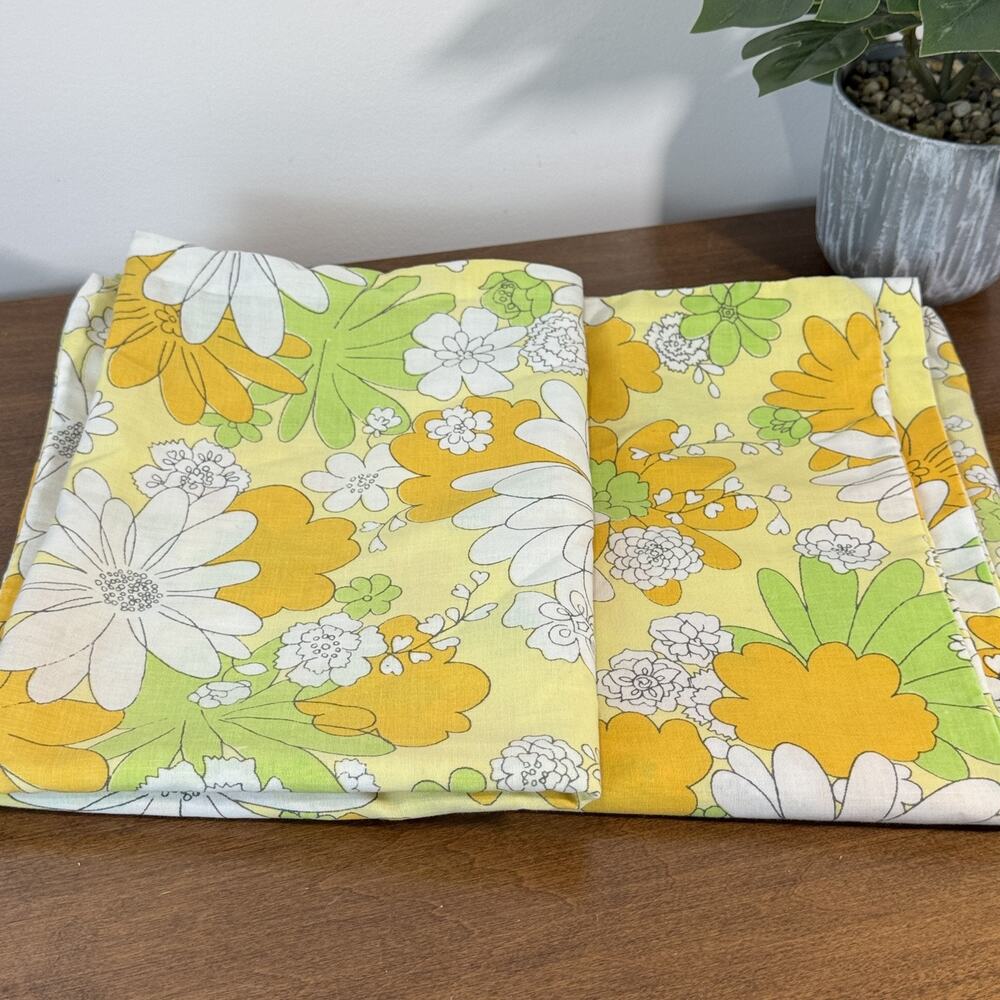 Vintage Monticello Cannon Floral Pillowcase Standard Yellow Green White Retro
